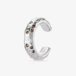 Pendiente tipo earcuff con diseño de pantera